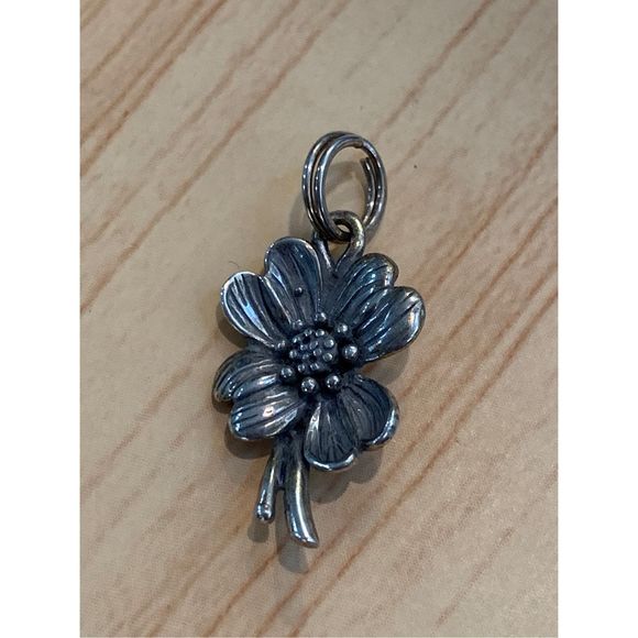 independent Jewelry - Vintage Dogwood Blossom Flower Sterling Silver Jewelry Charm